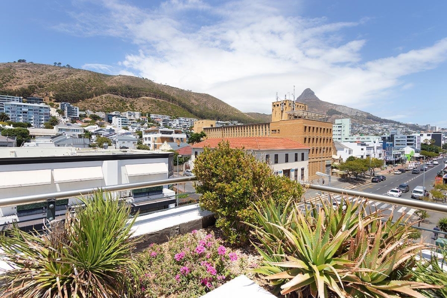 To Let 2 Bedroom Property for Rent in Sea Point Western Cape